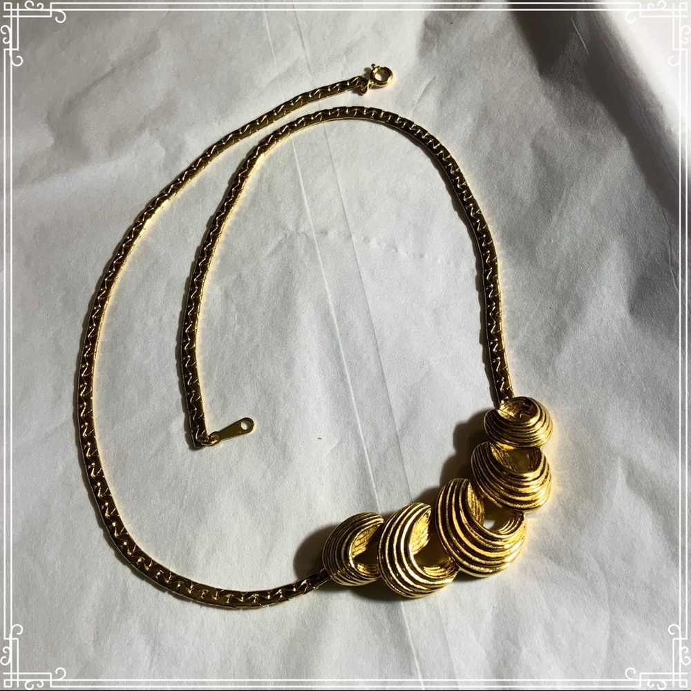 Vintage Avon Ribbon Curl Necklace Gold Tone Flat Chain Rare 1989